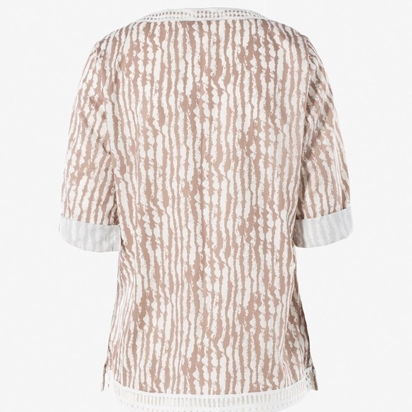 EUC Chico's Highland Park Animal Embroidered Popover Top Size 1 - Medium - Picture 2 of 11